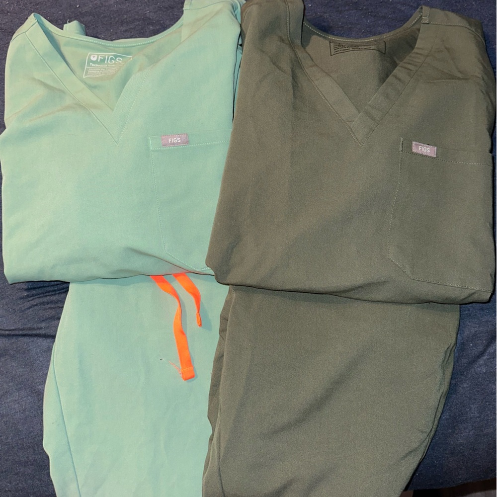 Figs scrubs set